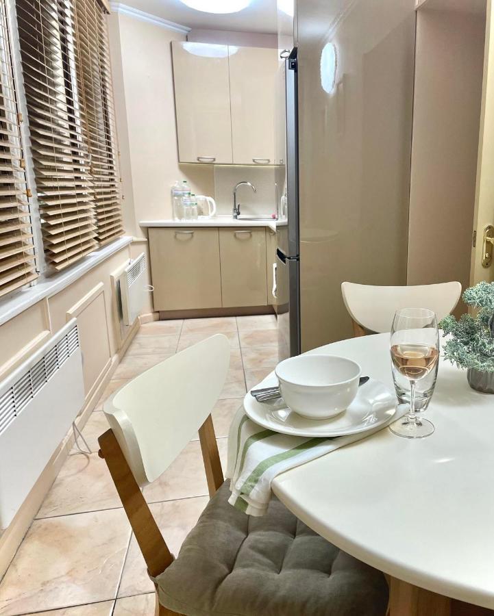 Great One Bed Right Near Opera House Apartment Kiev Exterior foto